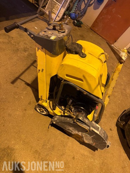 Asfaltsag - PacLite CUT 400 - Baugeräte: das Bild 1 Asfaltsag - PacLite CUT 400 - Baugeräte: das Bild 1