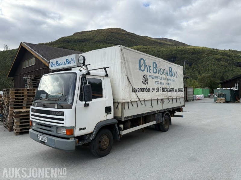 DAF FA 45 160 C08 med høy nyttelast - Koffer LKW: das Bild 1 DAF FA 45 160 C08 med høy nyttelast - Koffer LKW: das Bild 1