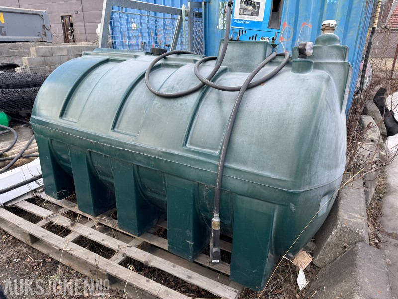 Dieseltank 2500 liter med 230 volt pumpe - Baugeräte: das Bild 1 Dieseltank 2500 liter med 230 volt pumpe - Baugeräte: das Bild 1