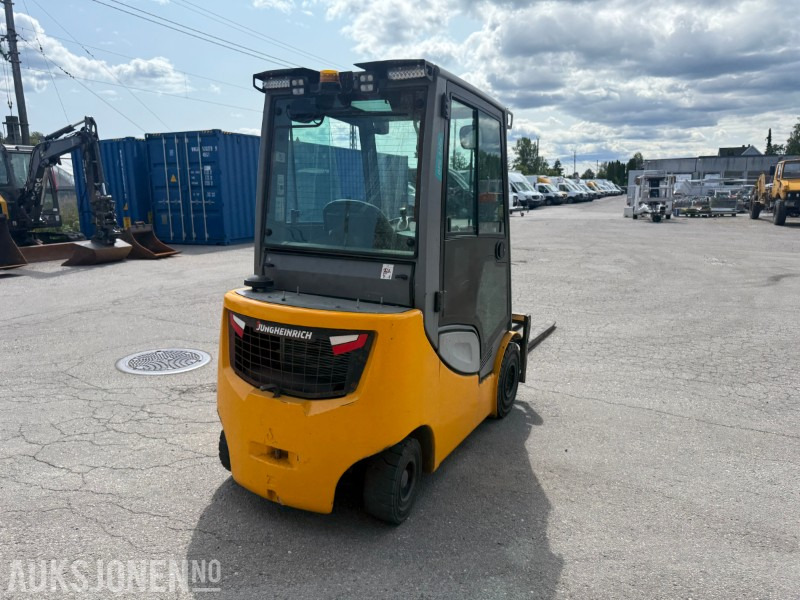 2017 Jungheinrich DFG 320S dieseldrevet motvektstruck med gaffelforlengere - Flurförderzeug: das Bild 3 2017 Jungheinrich DFG 320S dieseldrevet motvektstruck med gaffelforlengere - Flurförderzeug: das Bild 3