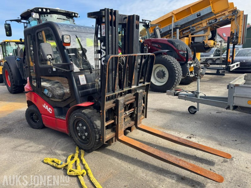 2019 JAC CPCD35 - Truck - Løftehøyde 4.5 m - Godkjent til 08/25 - Timer: 666 - Flurförderzeug: das Bild 2 2019 JAC CPCD35 - Truck - Løftehøyde 4.5 m - Godkjent til 08/25 - Timer: 666 - Flurförderzeug: das Bild 2