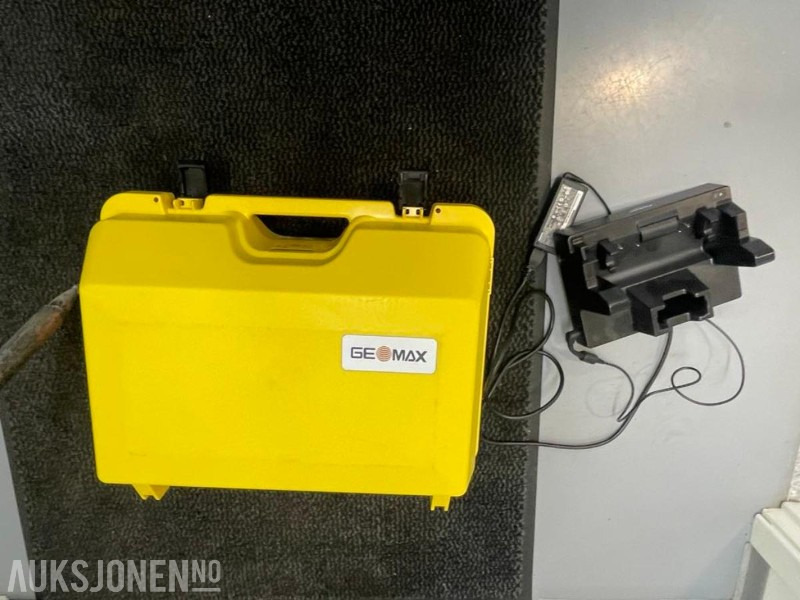 GEOMAX ZENITH40 GNSS SMART ANTENNE MED PANASONIC FELT-PC - Baugeräte: das Bild 2 GEOMAX ZENITH40 GNSS SMART ANTENNE MED PANASONIC FELT-PC - Baugeräte: das Bild 2
