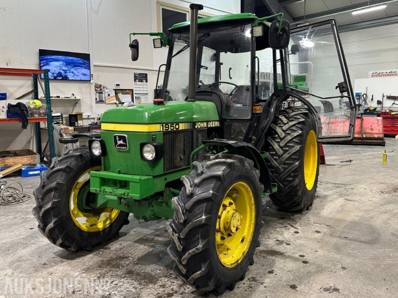 John Deere 1950 – 1988-modell – 46 hk – Starter og går – 4x4 – Med styringsdeler og kjettinger - Traktor: das Bild 1 John Deere 1950 – 1988-modell – 46 hk – Starter og går – 4x4 – Med styringsdeler og kjettinger - Traktor: das Bild 1
