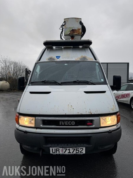 2005 Iveco Daily, Liftbil - UniJet - HPT 65C15, 230.604 km - Nifty lift - VM 140 med personkorg - Sertifisert lift til juni 2026 - Kommunal-/ Sonderfahrzeug: das Bild 2 2005 Iveco Daily, Liftbil - UniJet - HPT 65C15, 230.604 km - Nifty lift - VM 140 med personkorg - Sertifisert lift til juni 2026 - Kommunal-/ Sonderfahrzeug: das Bild 2