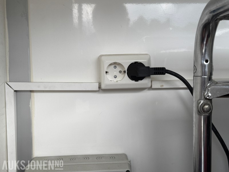 Kommunal-/ Sonderfahrzeug 2010 Mitsubishi Fuso Canter - Servicebil - 156 063 km: das Bild 16