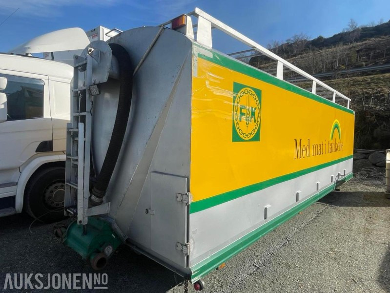 2005 Tank til mel og korn - Bulk-transport - 35 000 liter - Tipp kydraulikk - 7 rom - Kamera - Sluser - Hjelperamme. - LKW: das Bild 5 2005 Tank til mel og korn - Bulk-transport - 35 000 liter - Tipp kydraulikk - 7 rom - Kamera - Sluser - Hjelperamme. - LKW: das Bild 5