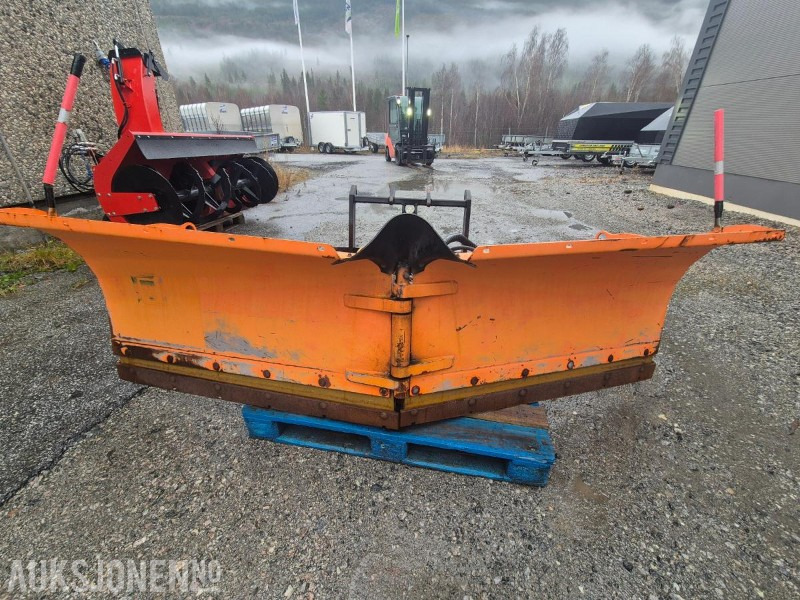 2011 Tellefsdal VPL 270 v-plog / vikeplog - Landmaschine: das Bild 1 2011 Tellefsdal VPL 270 v-plog / vikeplog - Landmaschine: das Bild 1