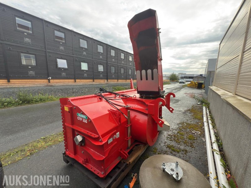 2021 GLOBUS GTF255 SNØFRESER - Landmaschine: das Bild 5 2021 GLOBUS GTF255 SNØFRESER - Landmaschine: das Bild 5