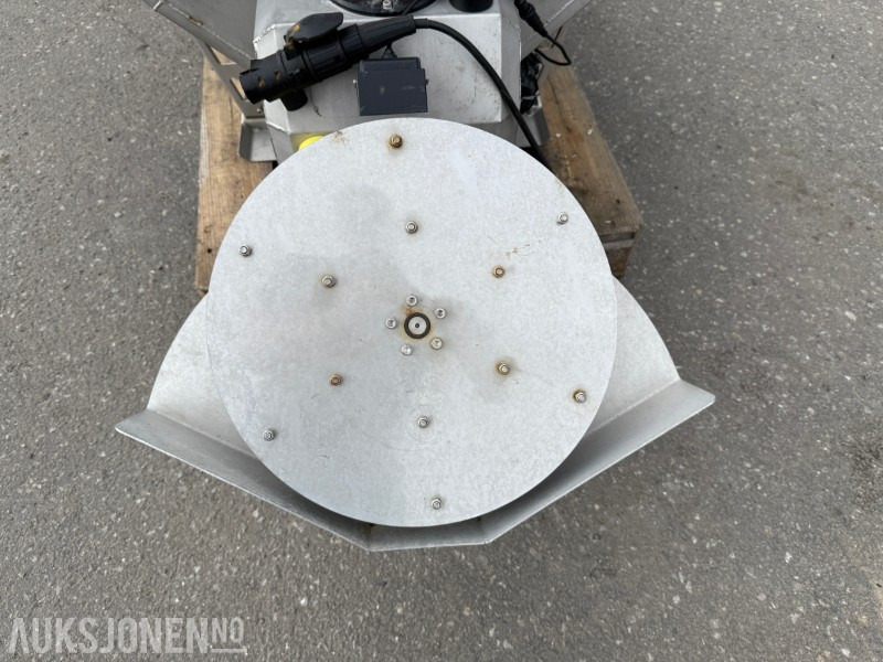 Landmaschine 2022 Hilltip 380 Spreder UTV/Pickup: das Bild 7