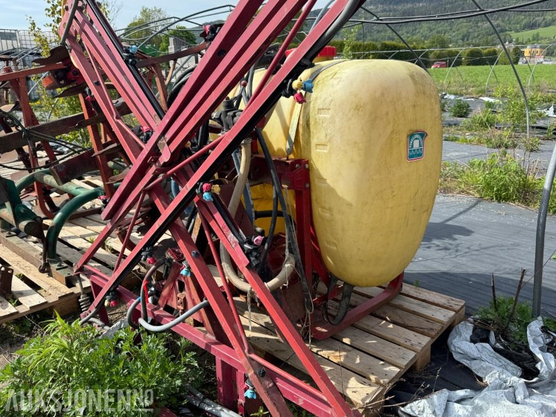 Hardi sprøytebom / 600L / Rep.objekt - Landmaschine: das Bild 2 Hardi sprøytebom / 600L / Rep.objekt - Landmaschine: das Bild 2