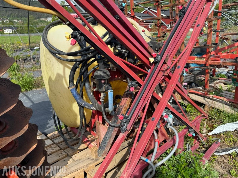 Hardi sprøytebom / 600L / Rep.objekt - Landmaschine: das Bild 3 Hardi sprøytebom / 600L / Rep.objekt - Landmaschine: das Bild 3