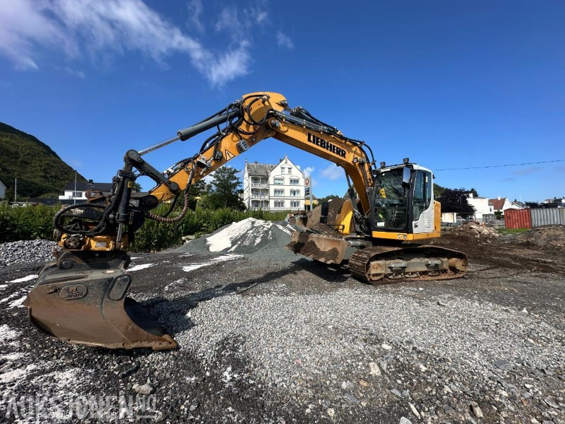 Liebherr R914 STD Compact Litronic Beltegraver - 2932 Timer - Sentralsmøring - Novatron 3D GPS - 4 Skuffer - Bagger: das Bild 1 Liebherr R914 STD Compact Litronic Beltegraver - 2932 Timer - Sentralsmøring - Novatron 3D GPS - 4 Skuffer - Bagger: das Bild 1