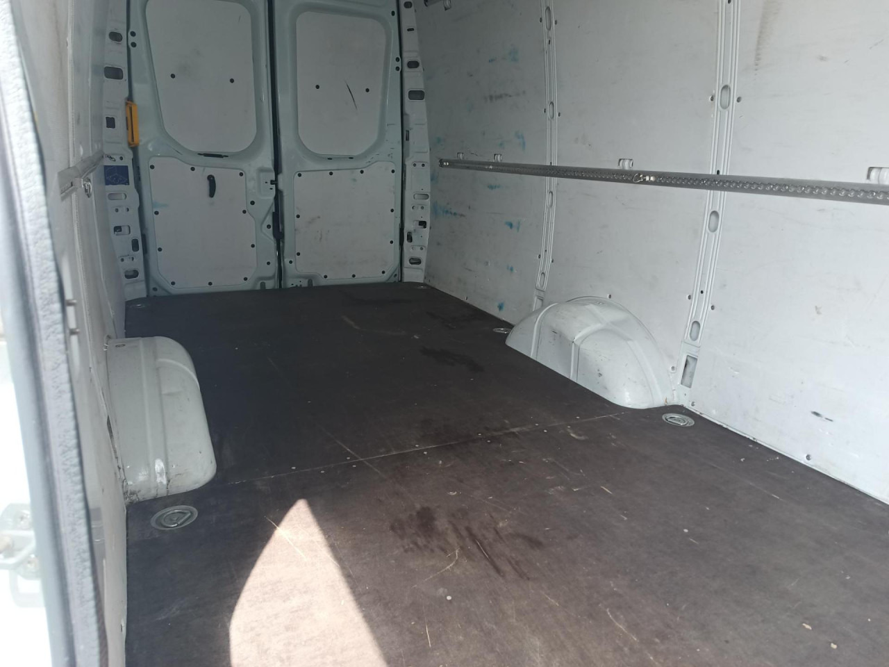 Kastenwagen IVECO Daily 35S16V: das Bild 11