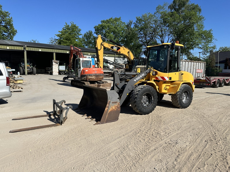 Volvo L 35 B - Z / S German machine - Bucket & Forks - Radlader: das Bild 1 Volvo L 35 B - Z / S German machine - Bucket & Forks - Radlader: das Bild 1