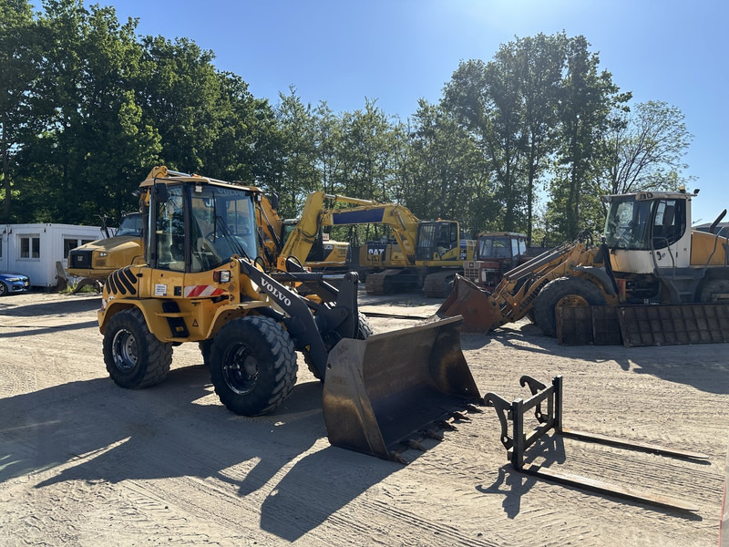 Volvo L 35 B - Z / S German machine - Bucket & Forks - Radlader: das Bild 2 Volvo L 35 B - Z / S German machine - Bucket & Forks - Radlader: das Bild 2