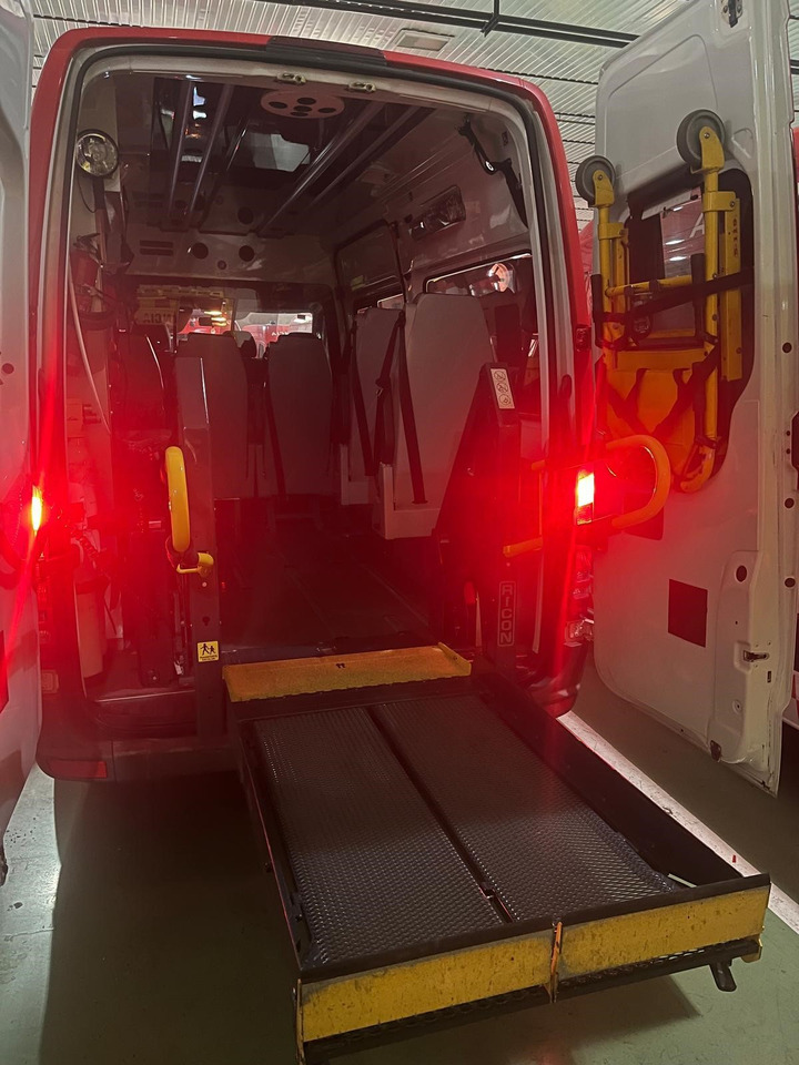 MERCEDES BENZ AMBULANCE FOR REDUCED MOBILITY PERSONS Sprinter 313 CDI(15 units) - Krankenwagen: das Bild 5 MERCEDES BENZ AMBULANCE FOR REDUCED MOBILITY PERSONS Sprinter 313 CDI(15 units) - Krankenwagen: das Bild 5