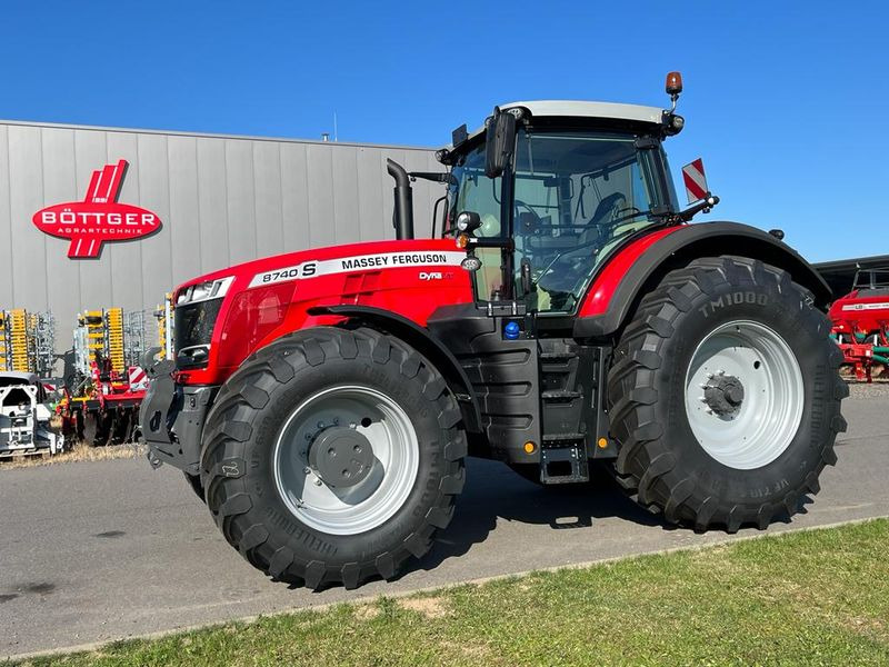 Massey Ferguson MF 8740 S Dyna-VT EXCLUSIVE - Traktor: das Bild 2 Massey Ferguson MF 8740 S Dyna-VT EXCLUSIVE - Traktor: das Bild 2