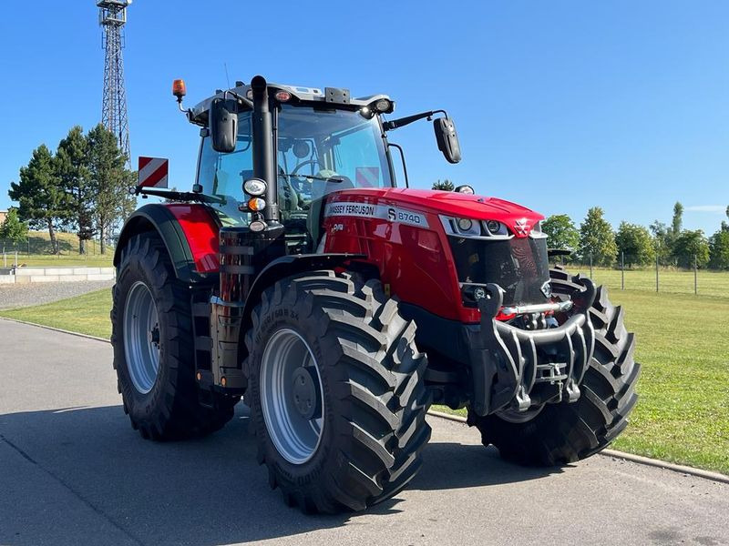 Massey Ferguson MF 8740 S Dyna-VT EXCLUSIVE - Traktor: das Bild 1 Massey Ferguson MF 8740 S Dyna-VT EXCLUSIVE - Traktor: das Bild 1