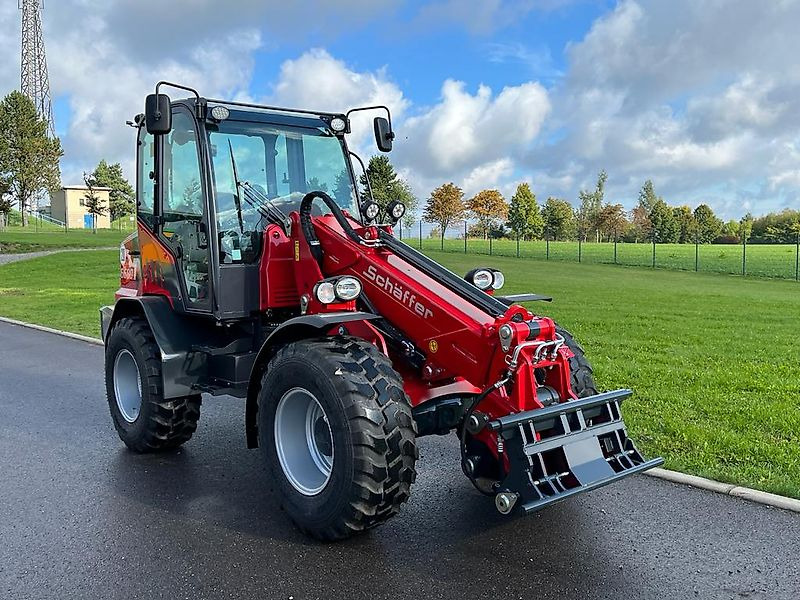 Schäffer 6680 T - Teleskopradlader: das Bild 1 Schäffer 6680 T - Teleskopradlader: das Bild 1