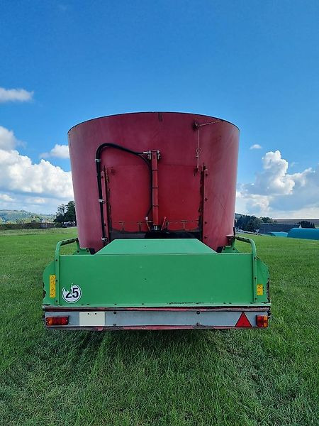 Strautmann Verti-Mix 1050 - Futtermischwagen: das Bild 4 Strautmann Verti-Mix 1050 - Futtermischwagen: das Bild 4