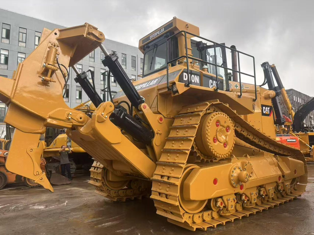Caterpillar CAT D10N D9R D8R D8T D7R D7G D6G D6H Secondhand Used Dozers Bulldozer on Sale - Bulldozer: das Bild 1 Caterpillar CAT D10N D9R D8R D8T D7R D7G D6G D6H Secondhand Used Dozers Bulldozer on Sale - Bulldozer: das Bild 1
