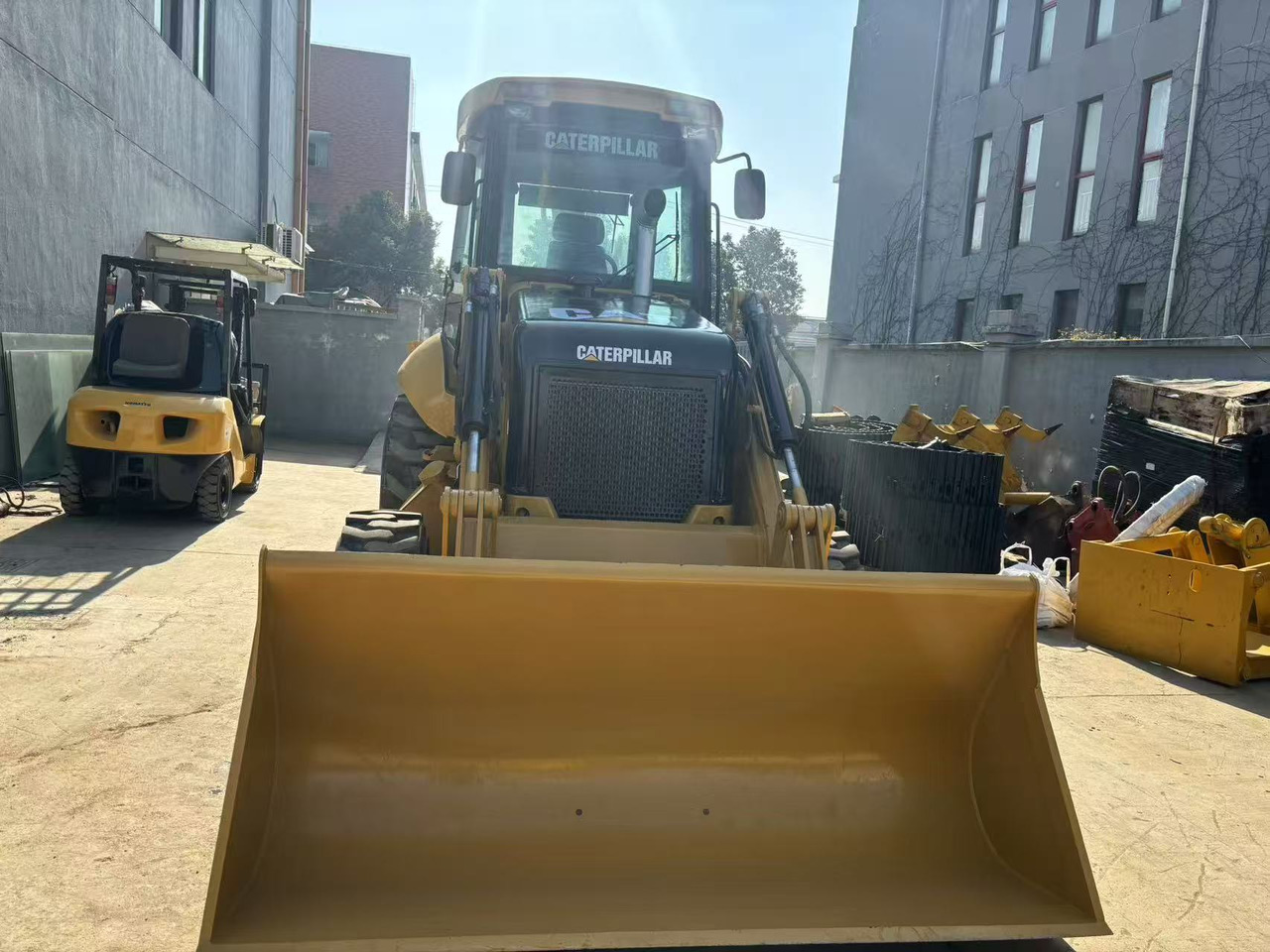 Caterpillar New Or Used CAT 420 Backhoe Loader CAT 420 420F JCB 3CX 4CX Backhoe Loaders in Good Quality - Baggerlader: das Bild 5 Caterpillar New Or Used CAT 420 Backhoe Loader CAT 420 420F JCB 3CX 4CX Backhoe Loaders in Good Quality - Baggerlader: das Bild 5
