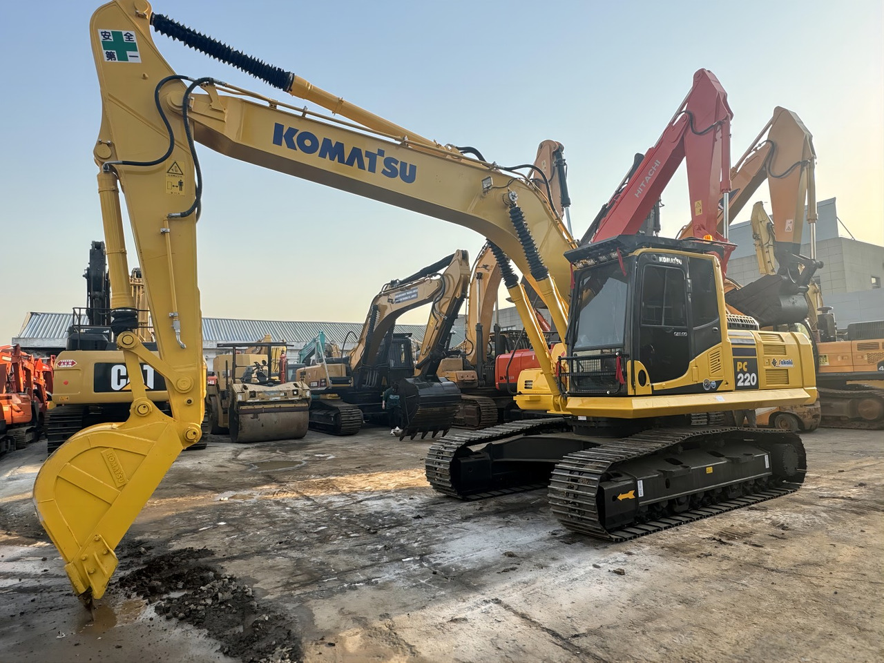 Komatsu PC220 PC220-8MO PC210 PC200 20 Ton Hydraulic Crawler Slightly Used Excavator - Kettenbagger: das Bild 4 Komatsu PC220 PC220-8MO PC210 PC200 20 Ton Hydraulic Crawler Slightly Used Excavator - Kettenbagger: das Bild 4