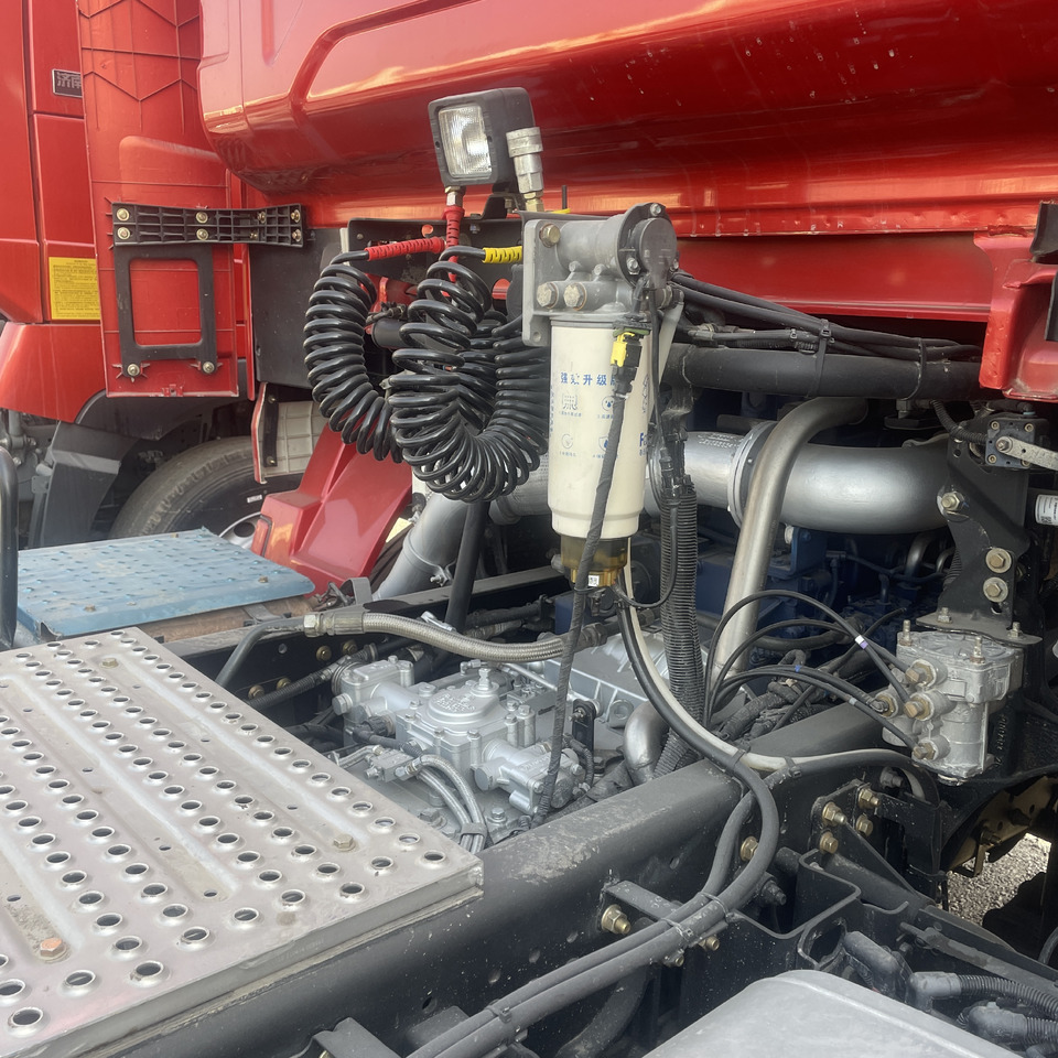 Sattelzugmaschine Shacman 2024 Year Used Semi Truck Head Tractor Head Tipper Head: das Bild 7 Sattelzugmaschine Shacman 2024 Year Used Semi Truck Head Tractor Head Tipper Head: das Bild 7