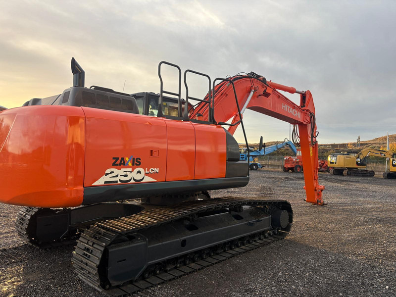 Hitachi ZX250LCN-6 - Kettenbagger: das Bild 4 Hitachi ZX250LCN-6 - Kettenbagger: das Bild 4