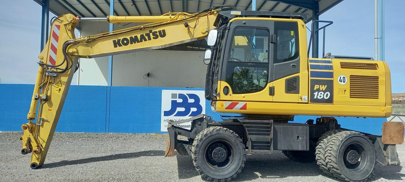 Komatsu PW180-10 - Mobilbagger: das Bild 1 Komatsu PW180-10 - Mobilbagger: das Bild 1