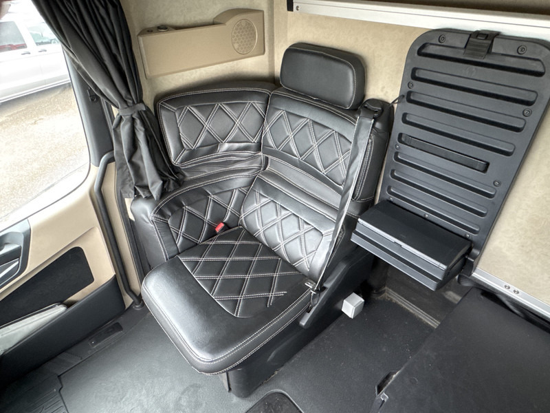 Mercedes-Benz Actros L-Gigaspacecabine 1845 LS Lowliner, Solostar Mirror cams , Leer , Euro 6 - Fahrgestell LKW: das Bild 4 Mercedes-Benz Actros L-Gigaspacecabine 1845 LS Lowliner, Solostar Mirror cams , Leer , Euro 6 - Fahrgestell LKW: das Bild 4