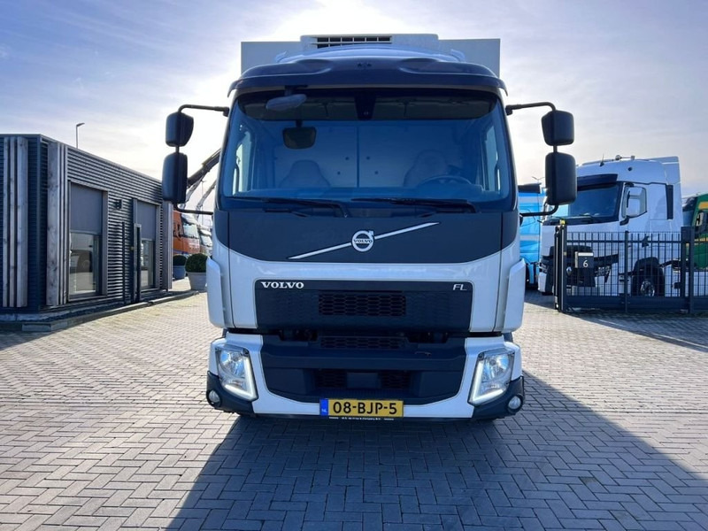 Volvo FL 250 4x2 Koelwagen Thermo king V600 / Tailgate Dhollandia 2000kg - Kühlkoffer LKW: das Bild 2 Volvo FL 250 4x2 Koelwagen Thermo king V600 / Tailgate Dhollandia 2000kg - Kühlkoffer LKW: das Bild 2