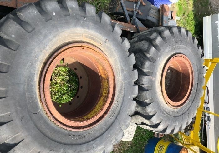 Anvelope Cu 24PR 4 BUC VOLA Incarcator VOLVO KOMATSU JCB - Komplettrad: das Bild 5 Anvelope Cu 24PR 4 BUC VOLA Incarcator VOLVO KOMATSU JCB - Komplettrad: das Bild 5