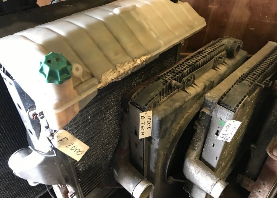 Camion din dezmembrari - Kühler für LKW: das Bild 2 Camion din dezmembrari - Kühler für LKW: das Bild 2
