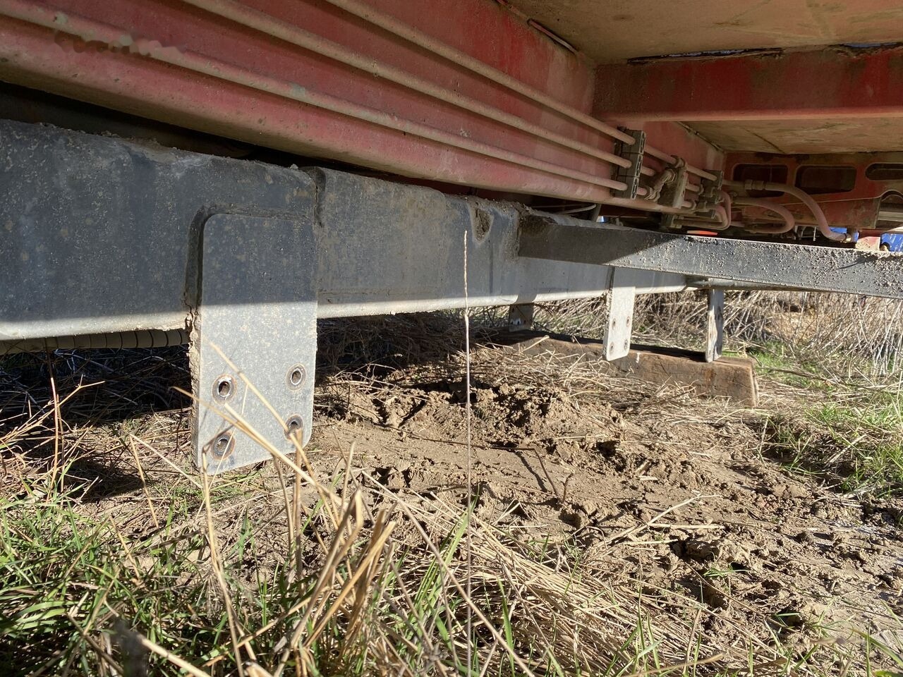Hyva Bena 6x4 cu semissiu si cilindru : 4,9 m lungime semisasiu pentr - Rahmen/ Chassis für LKW: das Bild 5 Hyva Bena 6x4 cu semissiu si cilindru : 4,9 m lungime semisasiu pentr - Rahmen/ Chassis für LKW: das Bild 5