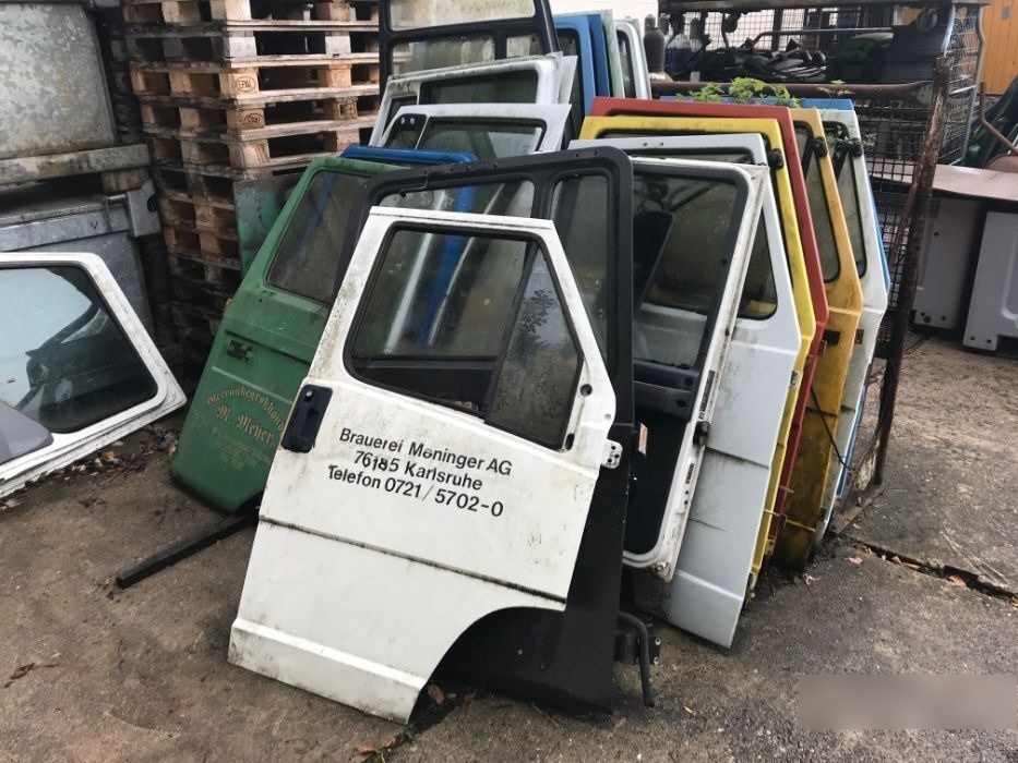 Usi cabina camion din dezmembrari - Tür und Teile für LKW: das Bild 1 Usi cabina camion din dezmembrari - Tür und Teile für LKW: das Bild 1