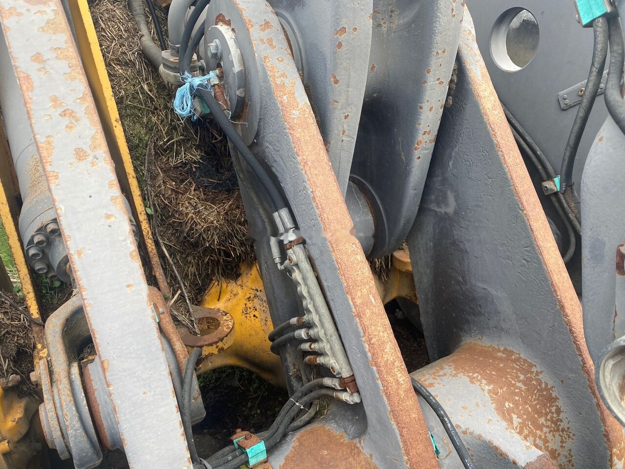 Volvo L110E PIESE DIN DEZMEMBRARI - Radlader: das Bild 4 Volvo L110E PIESE DIN DEZMEMBRARI - Radlader: das Bild 4