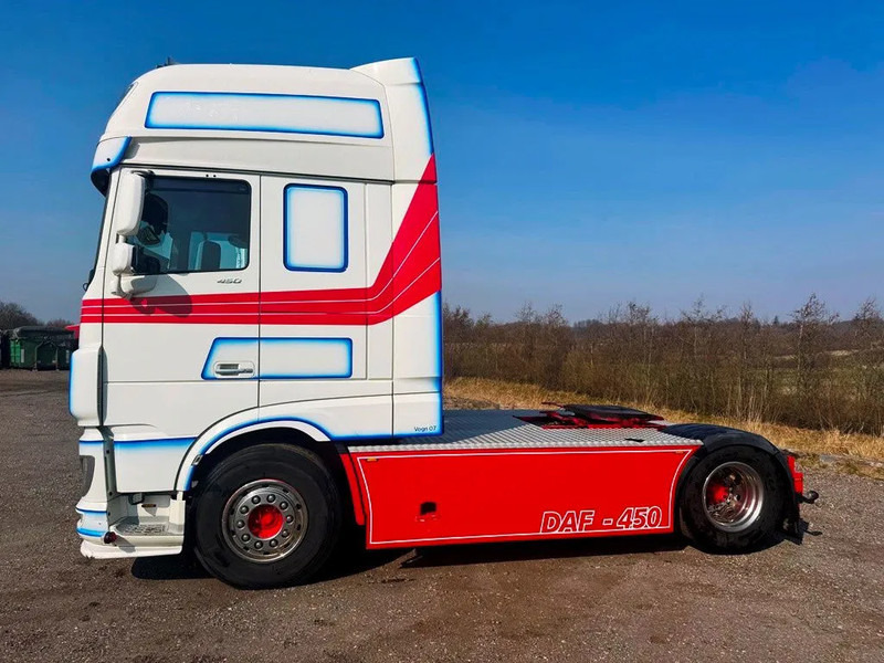 DAF XF 450 DAF XF 450 Special Interior. 706000 km. Euro 6 - Sattelzugmaschine: das Bild 4 DAF XF 450 DAF XF 450 Special Interior. 706000 km. Euro 6 - Sattelzugmaschine: das Bild 4