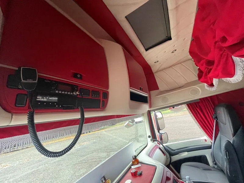 Sattelzugmaschine DAF XF 530 Twensteer Special interior. Full Air suspension Hydr. system: das Bild 9
