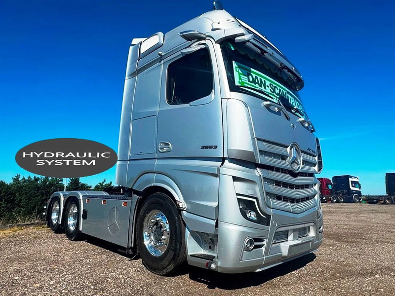 Mercedes-Benz Actros 2653 Special Interior. 6x2 3250mm weelbase. Air / Air suspension. hydr. syatem. Invertor. Micro wave. - Sattelzugmaschine: das Bild 2 Mercedes-Benz Actros 2653 Special Interior. 6x2 3250mm weelbase. Air / Air suspension. hydr. syatem. Invertor. Micro wave. - Sattelzugmaschine: das Bild 2