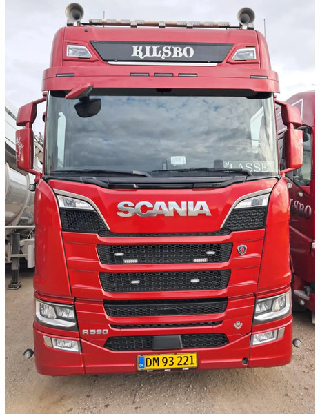 Scania R590 V8 NGS Rear steering 6x2*4. Air / Air suspension. Hydr. system - Sattelzugmaschine: das Bild 4 Scania R590 V8 NGS Rear steering 6x2*4. Air / Air suspension. Hydr. system - Sattelzugmaschine: das Bild 4