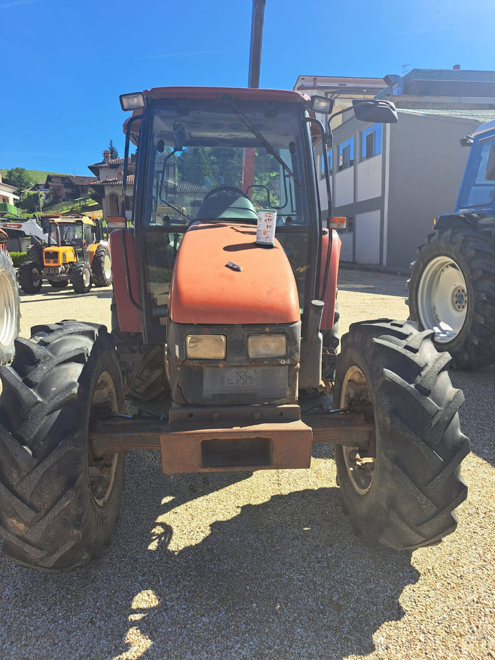 NEW HOLLAND New Holland L85 - Traktor: das Bild 3 NEW HOLLAND New Holland L85 - Traktor: das Bild 3