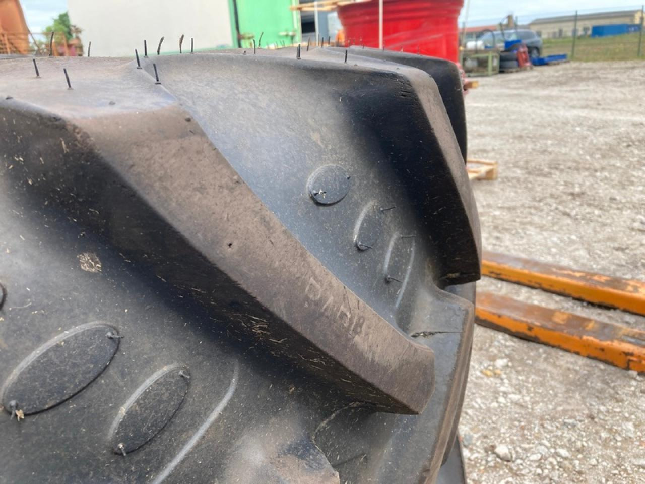 BKT 460/85R34+520/85R46 NEUWERTIG - Reifen: das Bild 5 BKT 460/85R34+520/85R46 NEUWERTIG - Reifen: das Bild 5