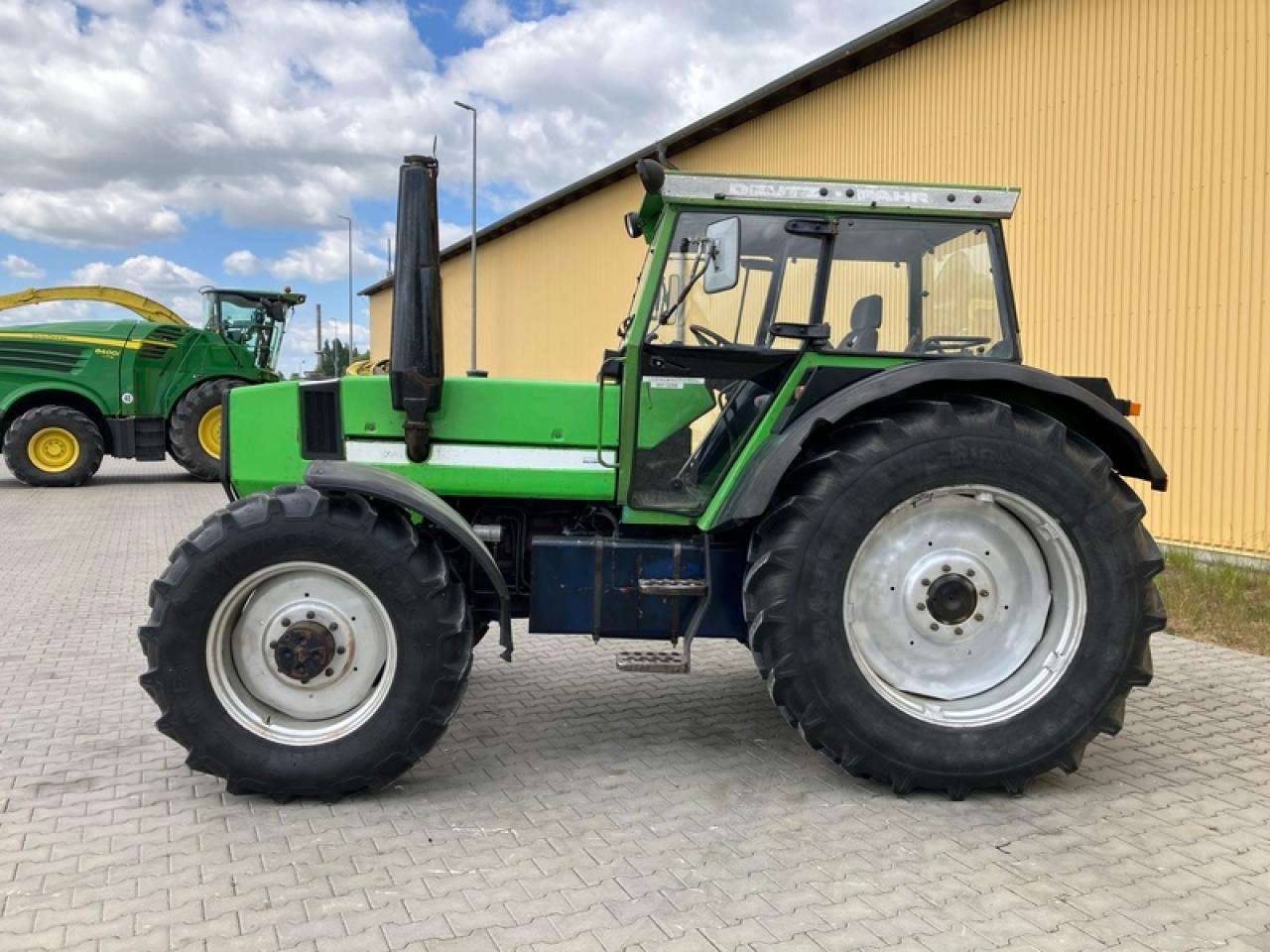 Deutz-Fahr DX 6.30 - Traktor: das Bild 2 Deutz-Fahr DX 6.30 - Traktor: das Bild 2