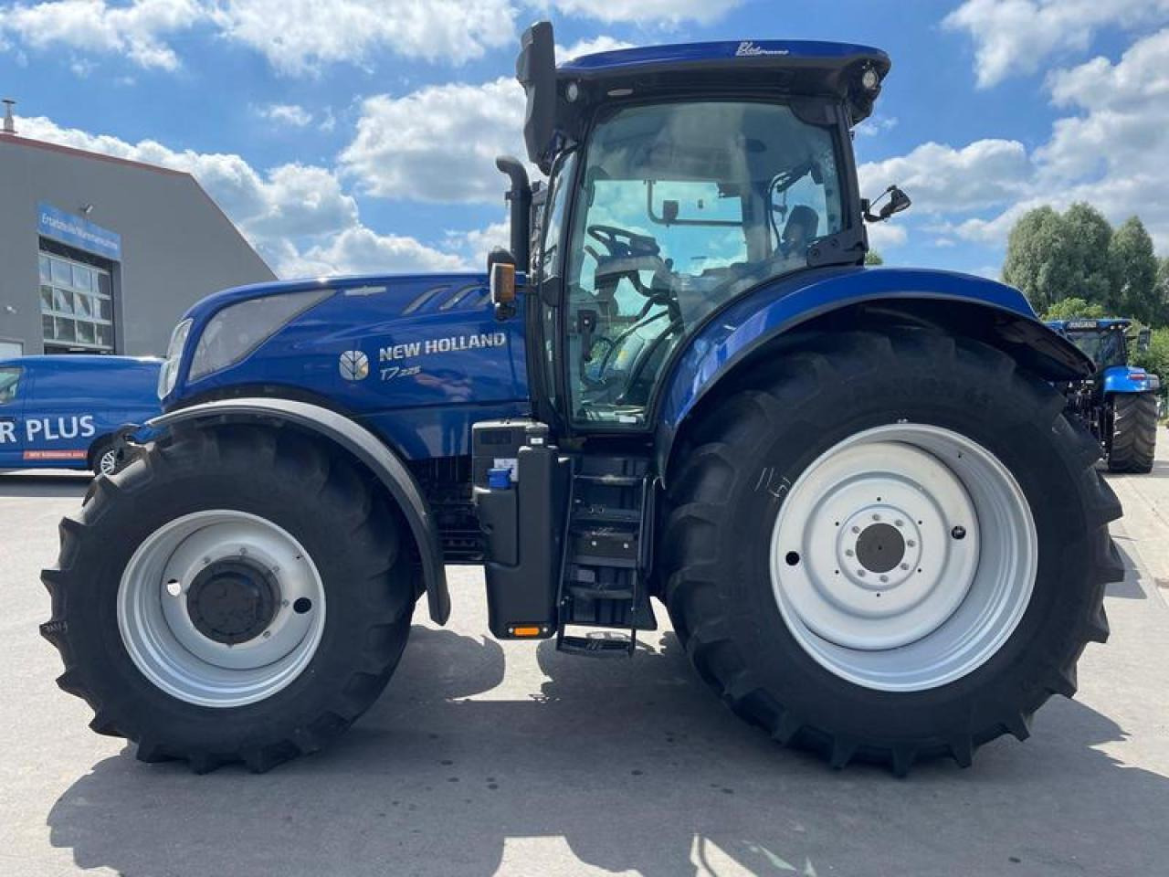 New Holland T 7.225 - Traktor: das Bild 2 New Holland T 7.225 - Traktor: das Bild 2