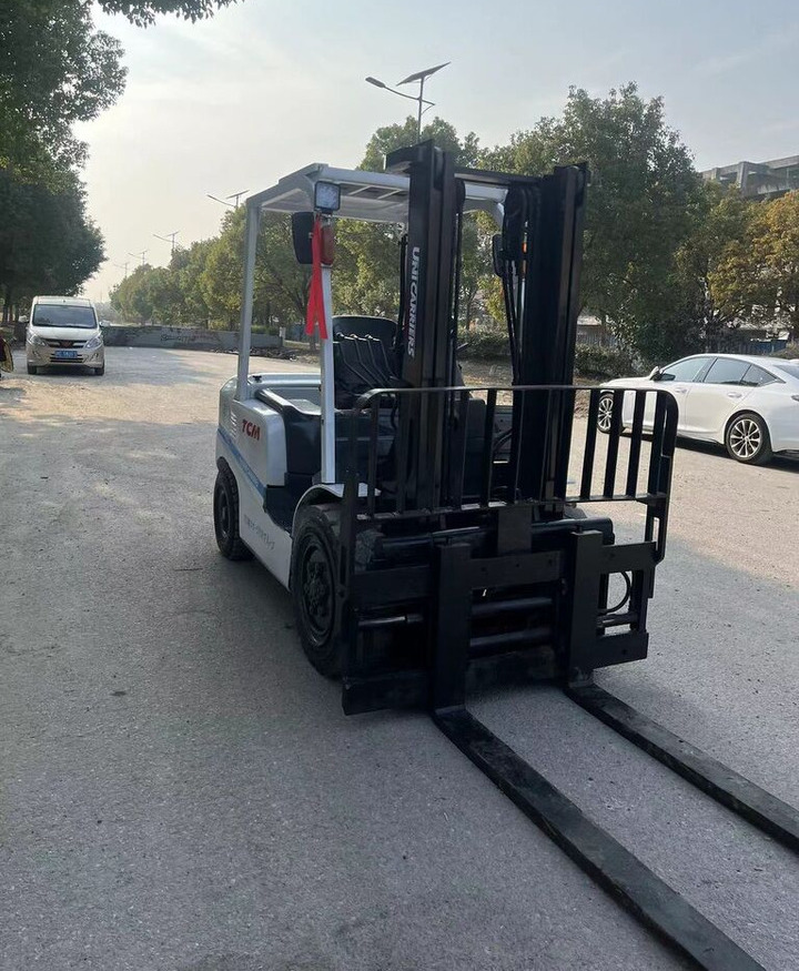 TCM FD30 FD50 FD100 FD80 3ton 5ton - Dieselstapler: das Bild 3 TCM FD30 FD50 FD100 FD80 3ton 5ton - Dieselstapler: das Bild 3
