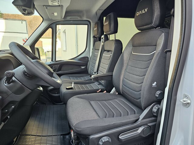IVECO Daily 35S18HA8V DOKA Hi-Matic 12m³ 2xSchiebetür - Kastenwagen, Transporter mit Doppelkabine: das Bild 3 IVECO Daily 35S18HA8V DOKA Hi-Matic 12m³ 2xSchiebetür - Kastenwagen, Transporter mit Doppelkabine: das Bild 3