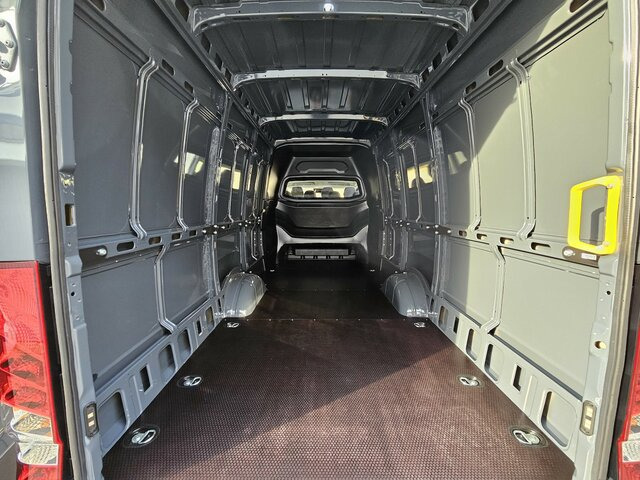 Kastenwagen, Transporter mit Doppelkabine IVECO Daily 35S18HA8V DOKA Snoeks Mixto Hi-Matic 16m³: das Bild 24