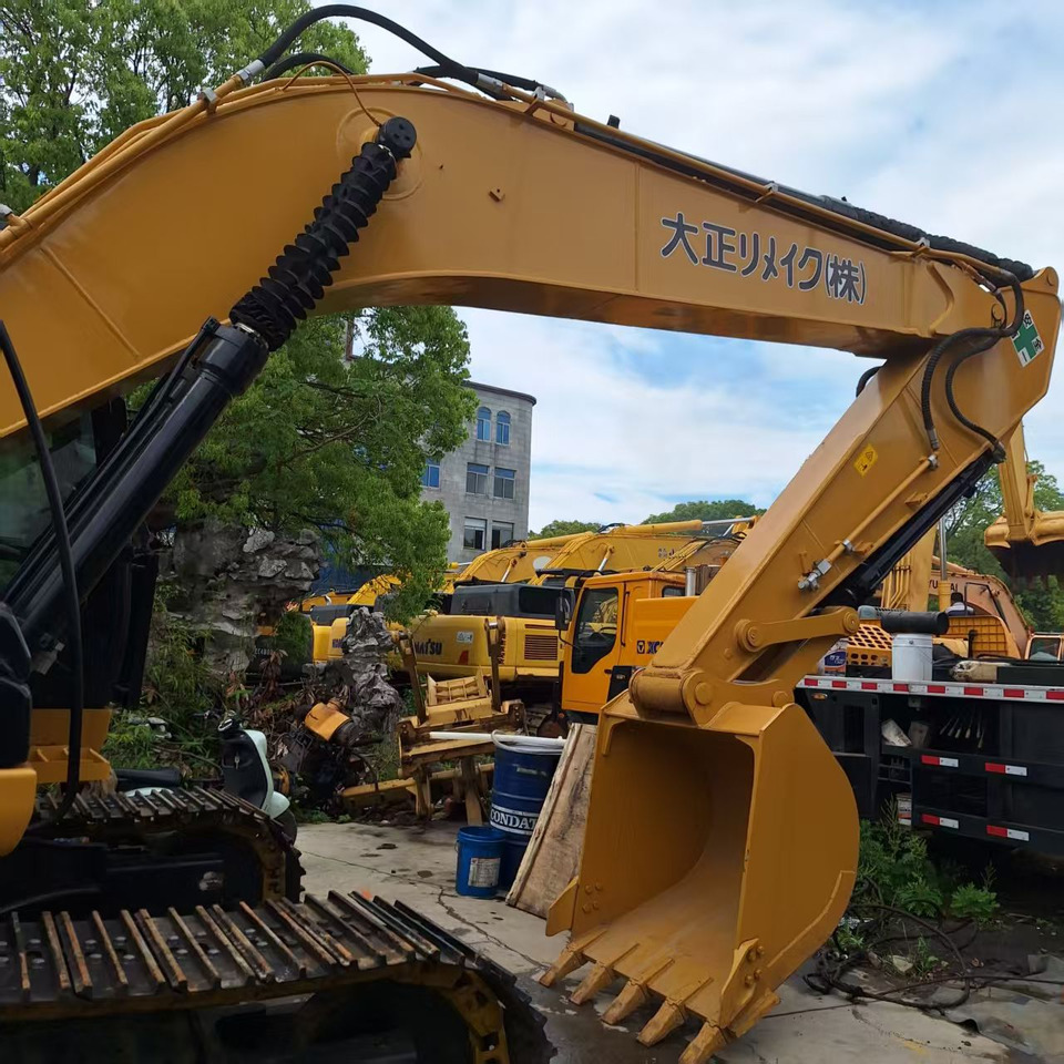 CAT 320D2 Excavator - Kettenbagger: das Bild 4 CAT 320D2 Excavator - Kettenbagger: das Bild 4