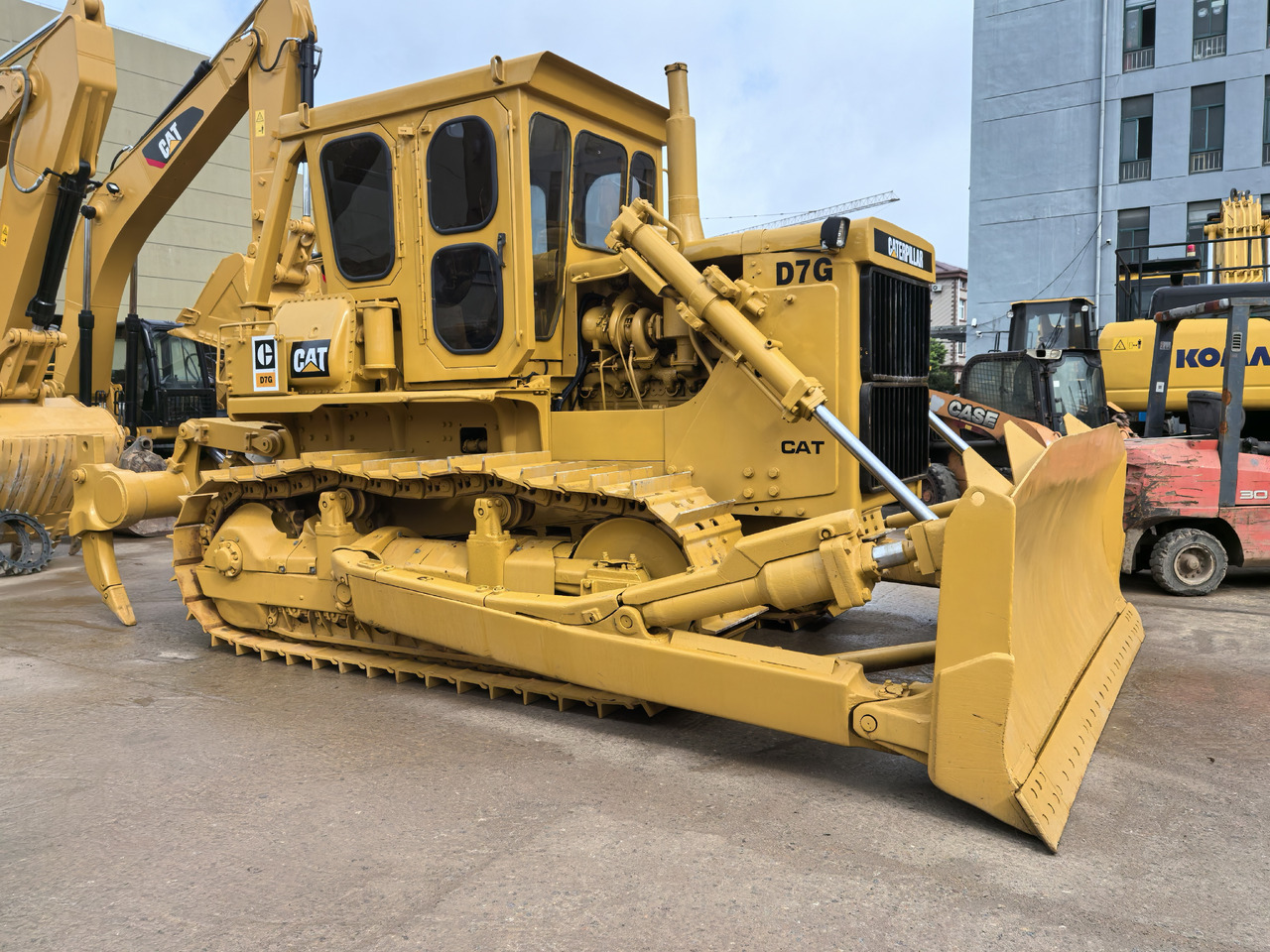 CAT D7G Bulldozer - Bulldozer: das Bild 1 CAT D7G Bulldozer - Bulldozer: das Bild 1